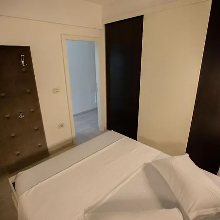 Down Town Center ティラナ